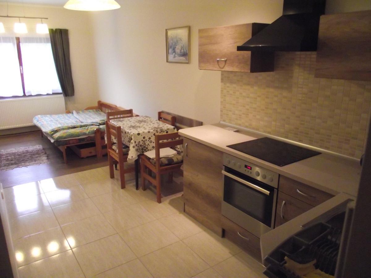 Besenyei Apartman Sárvár المظهر الخارجي الصورة